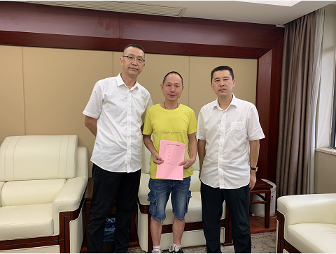 助力少年，點(diǎn)燃希望之光！